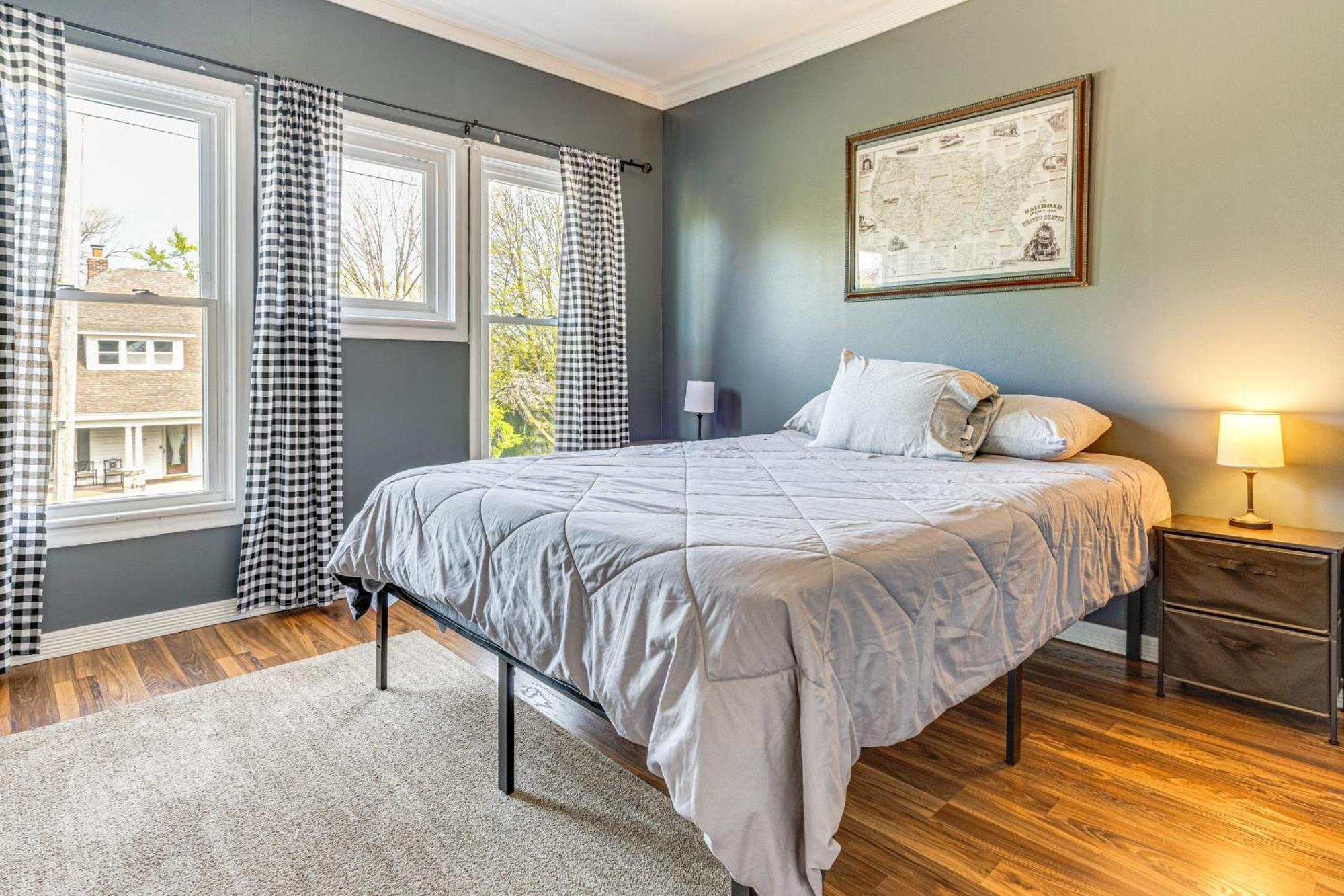 The Junction Victorian Home In Quaint Fortville! Extérieur photo